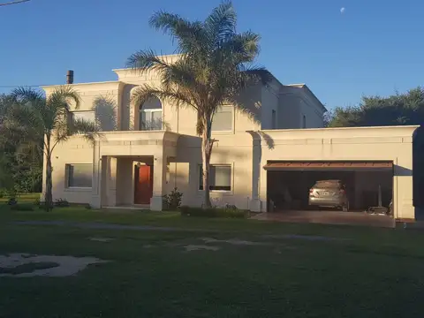 VENTA CASA LAGUNA LARGA 4 DORM 3 BAÑOS PILETA