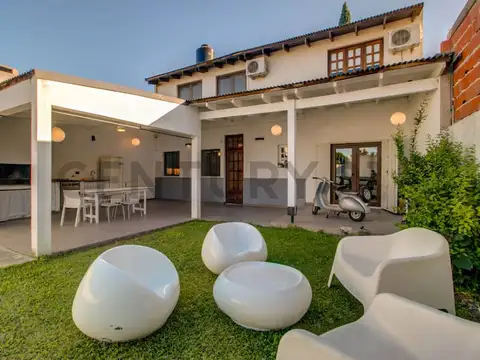 Casa 5 ambientes con 2 baños
