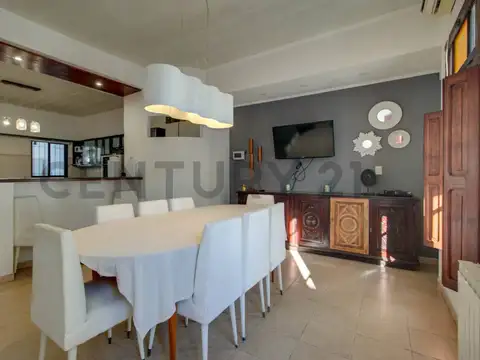 Casa de 3 dormitorios en venta en Gonnet, Villa Castells
