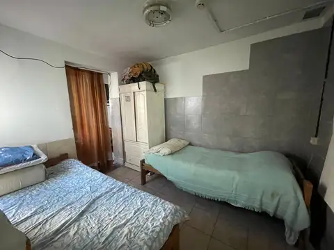 Casa 6 ambientes con 2 baños