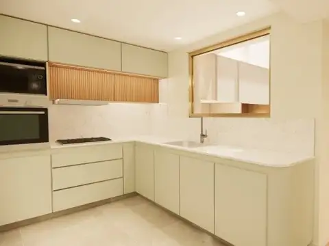 Casa 6 ambientes con 2 baños