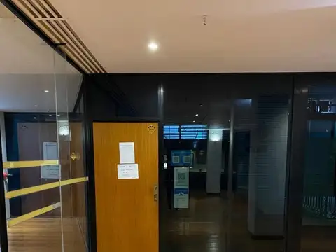 OFICINA CÉNTRICA. Edificio Victoria Mall. Córdoba 1015 2do Piso. 153 m2 Exclusivos. Muy buen estado.