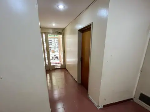 Lafuente 100, Piso 1