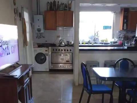Casa 4 ambientes con 1 baño