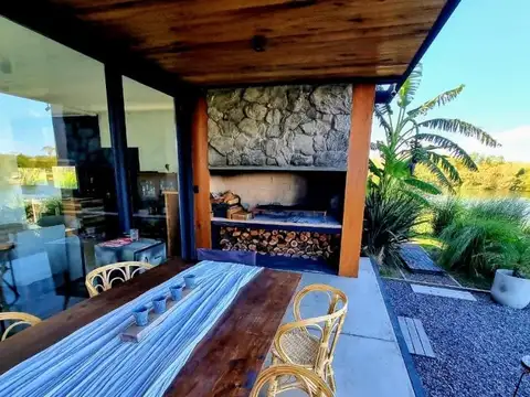 Casa en Venta con 4 cocheras