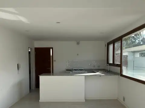 Casa 4 ambientes con 1 baño