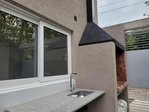 Depto Tipo Casa 3 ambientes con 2 baños
