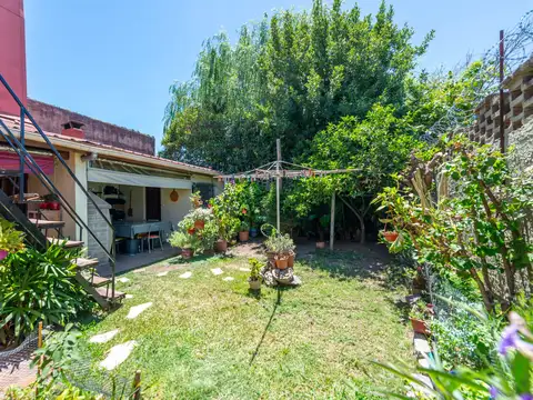 Casa 5 ambientes con 3 baños