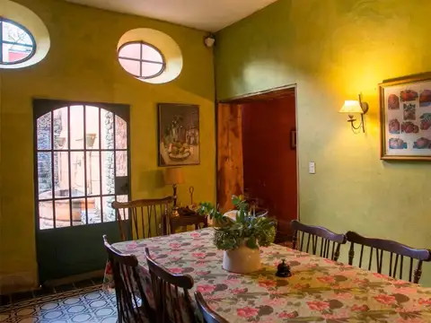 Casa en Alquiler Temporal con 3 cocheras