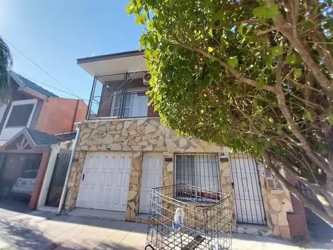 Venta de imperdible Casa 2 plantas en Avellaneda