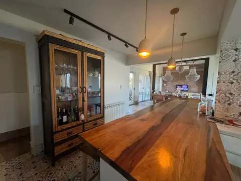 Casa 4 ambientes con 3 baños