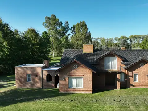 Casa 5 ambientes con 2 baños