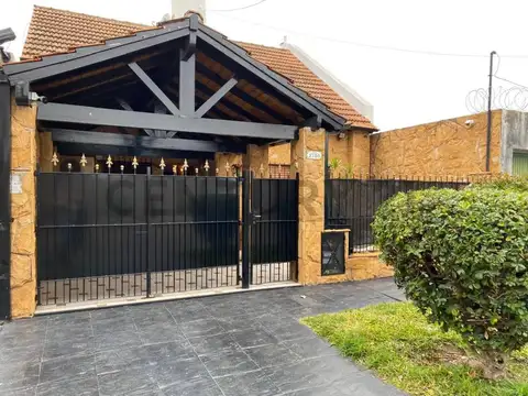 PH en venta de 4 ambientes en Victoria