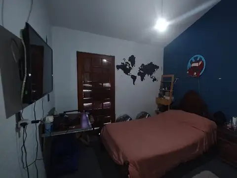 Casa 7 ambientes con 2 baños