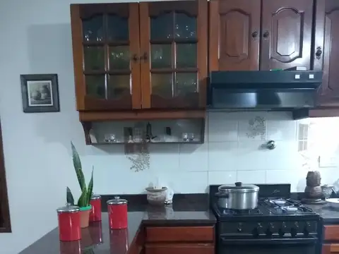 Venta casa cuatro ambientes Ezpeleta, Quilmes