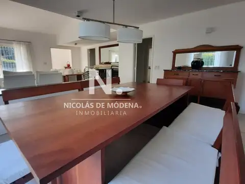 Casa 5 ambientes con 5 baños