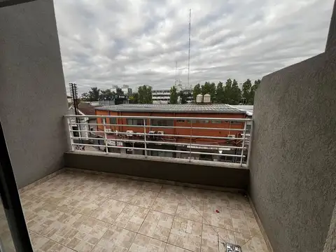 ALQUILER MONOAMBIENTE EN CENTRO DE CASEROS