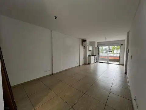 ALQUILER MONOAMBIENTE EN CENTRO DE CASEROS