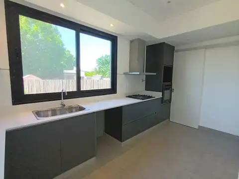 VENTA CASA ESTRE MANZAN ST CLARA 3 DORM LOTE 859M2