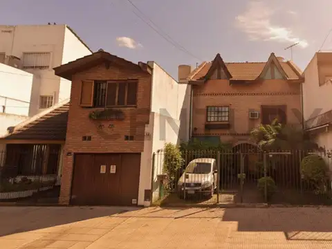 Venta Duplex 4 Ambientes Monte Castro + Cochera Patio Dependencia  Apto Crédito