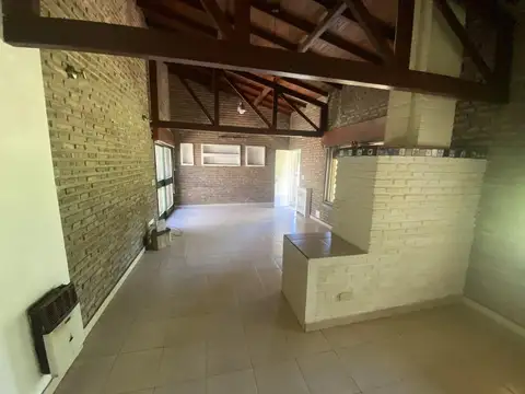 Casa 3 ambientes con 2 baños