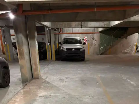 Eva Peron 100, Piso 1