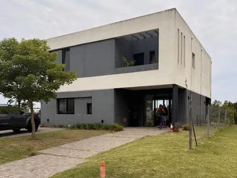 B. NAUTICO CANAL Villanueva VENTA Especta casa al rio 3 Dorm