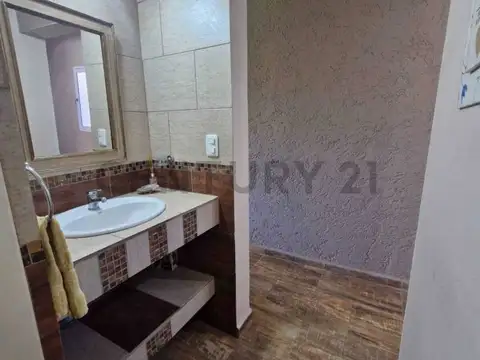 Casa en Venta con 4 cocheras