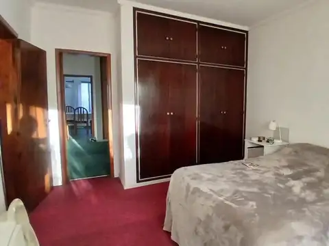 HERMOSA CASA 3 AMBIENTES GRANDES CON GALPON AL FONDO