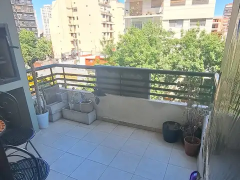 3 Ambientes luminoso con Balcón y estudio en alquiler en Colegiales.