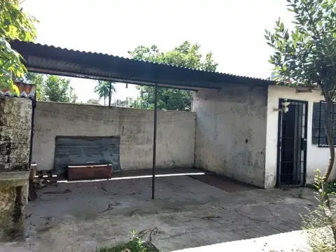 Casa en Venta con 3 cocheras