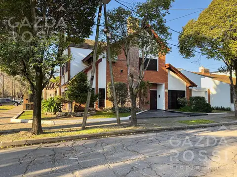 Casa 5 ambientes con 3 baños