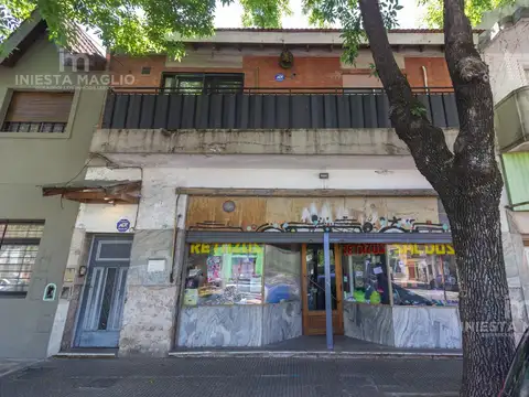 Av Lisandro de la torre al 700