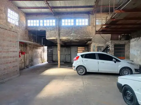 CASA MAS GALPON EN VENTA A METROS DEL CASINO