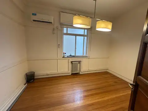 Oficina 4 ambientes con 1 baño