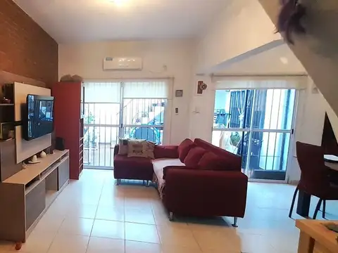 Depto Tipo Casa en Venta en Lanus Oeste, USD 78.000
