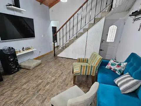 EXCELENTE CASA AL FRENTE 100% INDEPENDIENTE EN PH