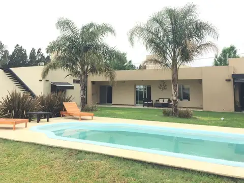 Casa en Venta con 1 cochera