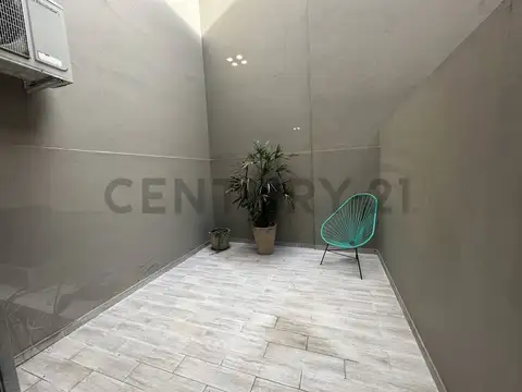 VENTA MONOAMBIENTE EN VILLA CRESPO CON PATIO (PARA VIVIENDA O OFICINA)