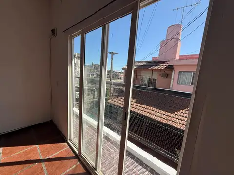Departamento en Alquiler en Loma Hermosa, $ 380.000