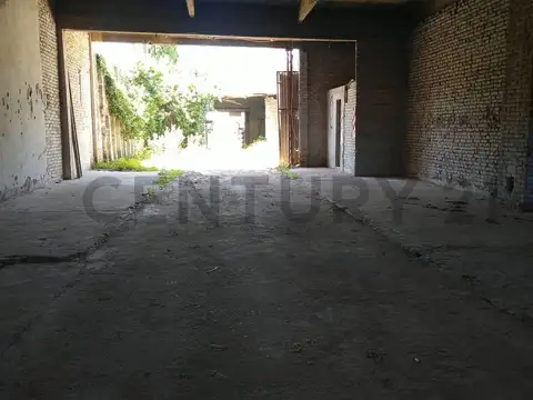 Galpon en Venta 40  mts Fondo