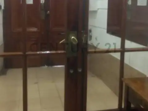 Av Colon 10 , Piso 0