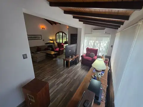 Casa 6 ambientes con 3 baños