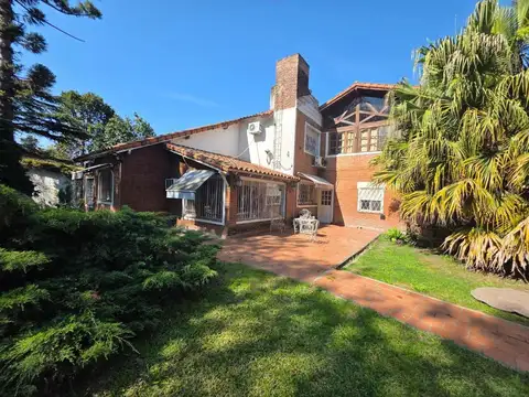 CHALET 6 AMB 470 MTS CUB PILETA LOTE DE 1.600 MTS