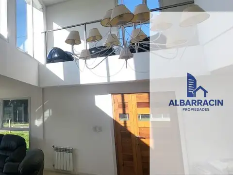 Casa en Venta en Barrio 2 De Abril, USD 240.000