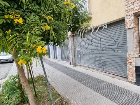 EN VENTA EN EL PALOMAR LOCAL A ESTRENAR AL LADO DEL HALL DE ENTRADA MIRANDO DE FRENTE - 9074