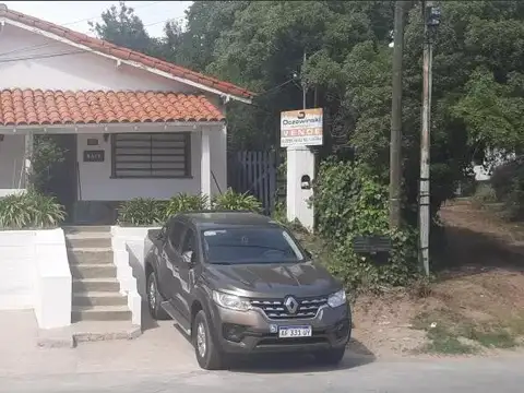 Casa en Venta - 2 Dormitorios 2 Baños Cochera - 85 mts2 - Villa Gesell, Buenos Aires