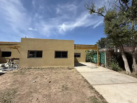 Casa en Venta 4 Ambientes con Pileta Loma Verde