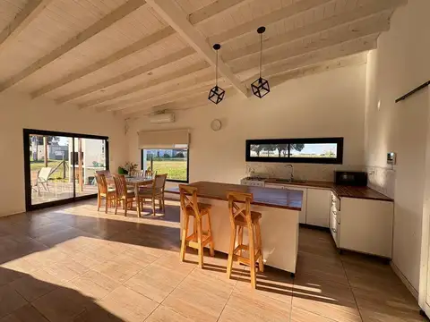 Casa en Venta en Miramar, USD 83.000