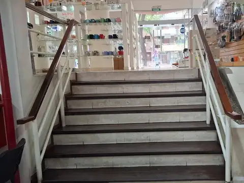 Boulevard Presidente Dr. Arturo Umberto Illia 400